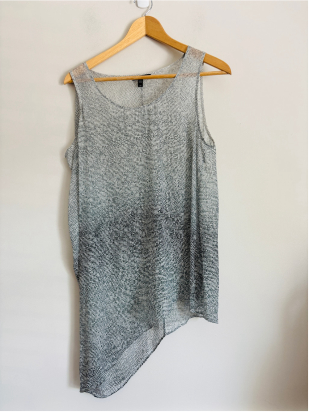 Eileen Fisher Graphite Ombred Thumbprint 100% Silk Side Drape Size Small